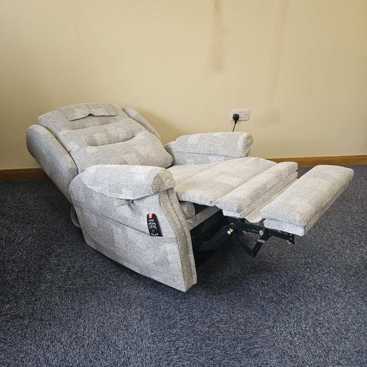 Monmouth Plus 4 motor chair with Memory, Heat and High leg lift Petite Size Patchwork Mist Fabric - Ex Demo