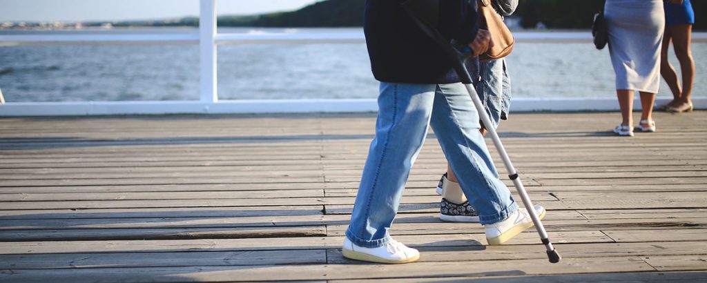 Why knee walkers are a safe and stable alternative to crutches