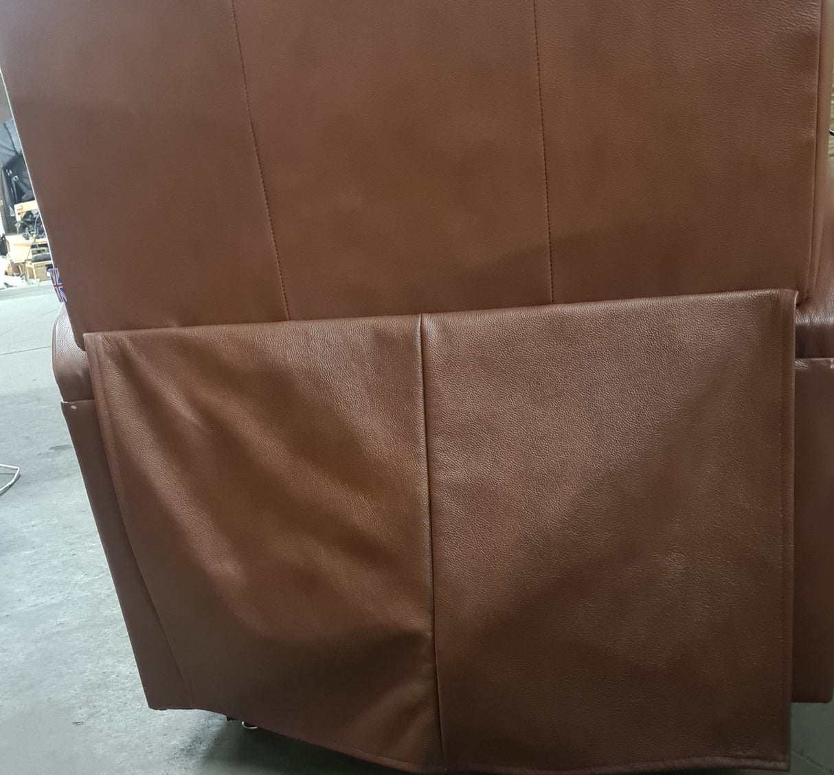 Cullingworth Lateral Backrest Castagne brown leather - Ex Demo