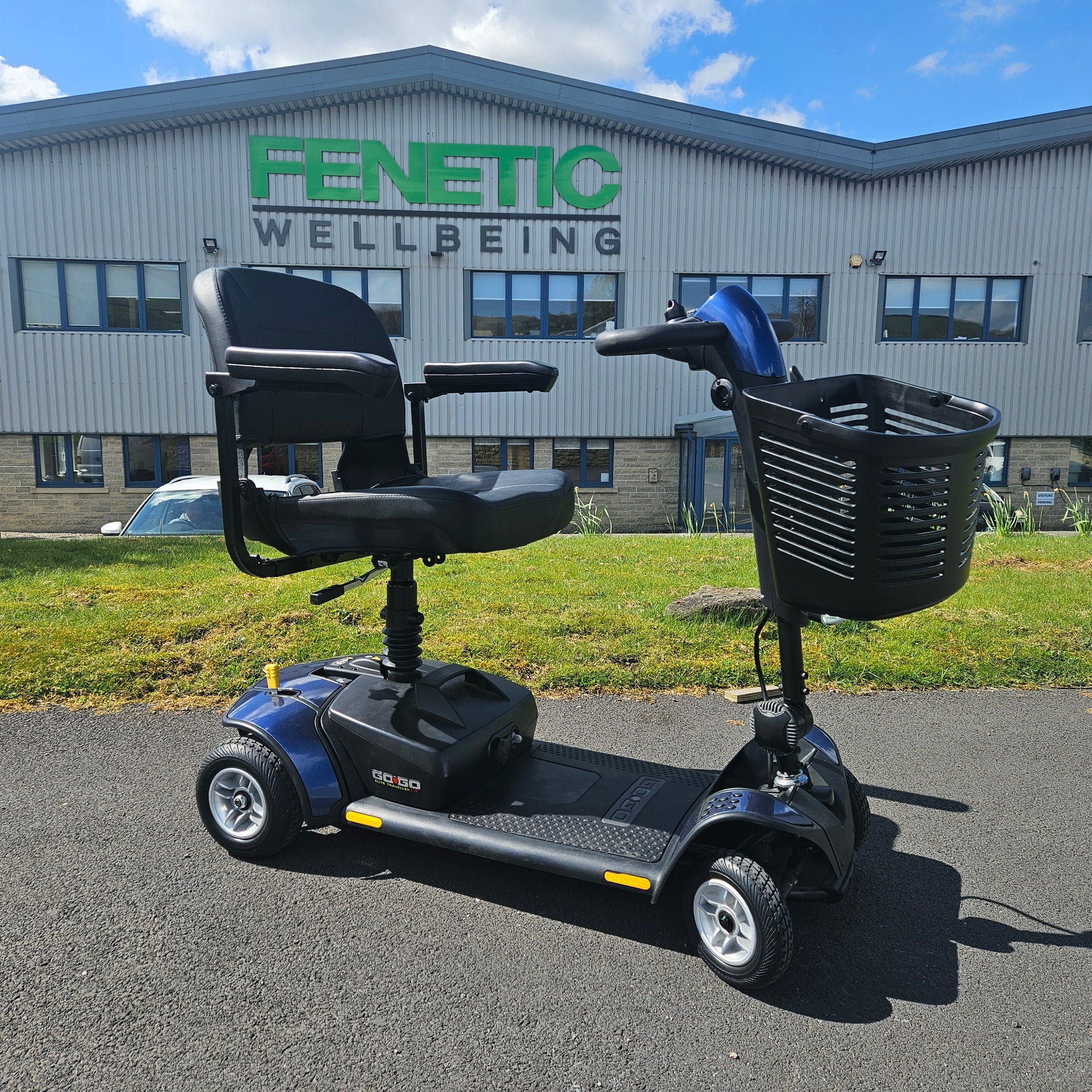 Pride GoGo Elite Traveller LX Mobility Scooter 12 amp Ex Showroom model Batteries