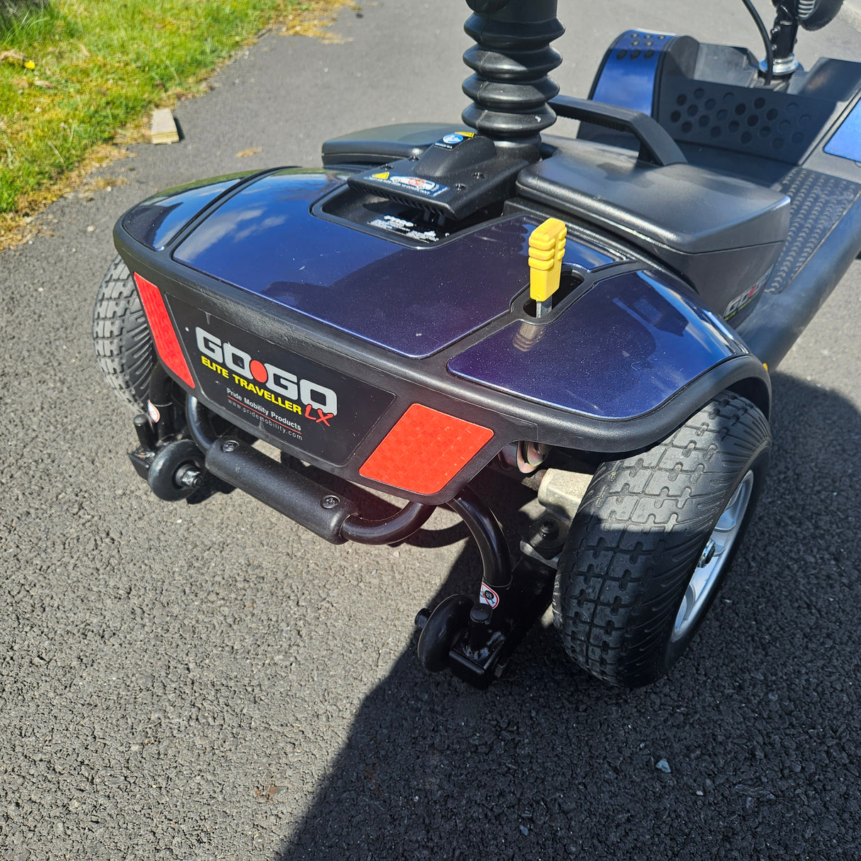 Pride GoGo Elite Traveller LX Mobility Scooter 12 amp - Ex Showroom model - With New Batteries