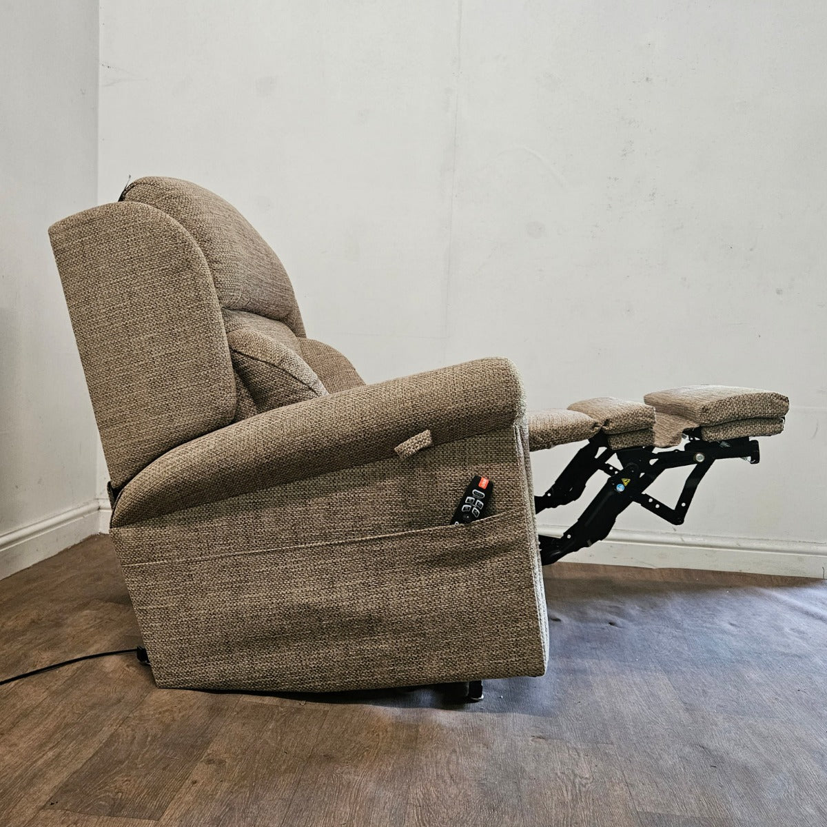 Airedale 4 motor Riser Recliner Chair with heat and memory functions and High Leg Lift