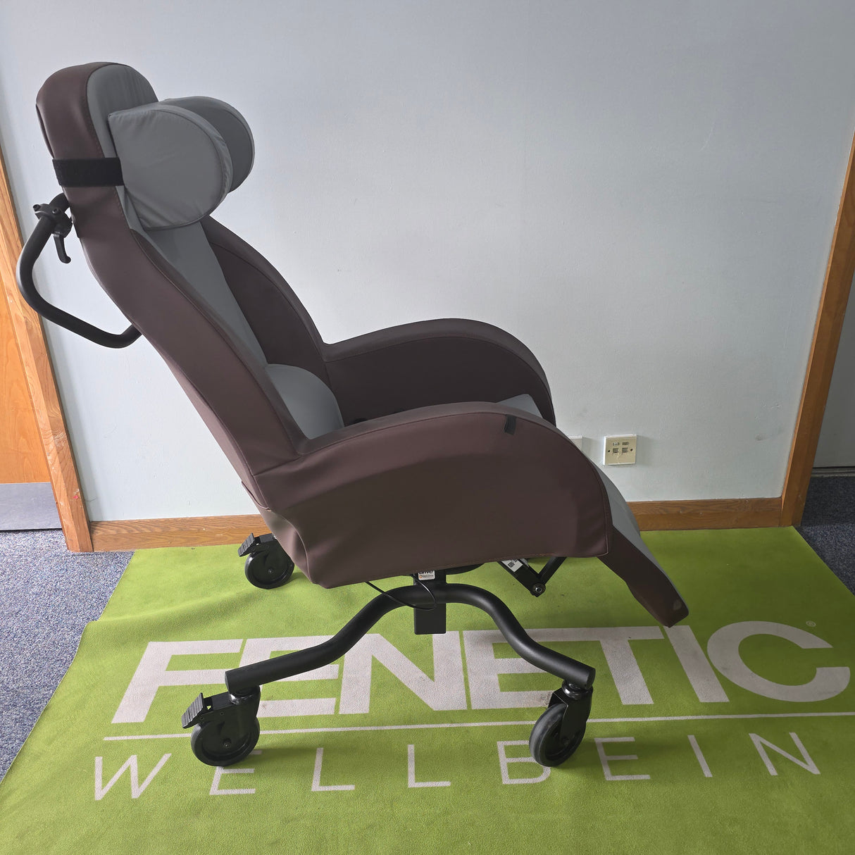 Integra Shell Seat Tilt in space recliner chair transfer mobility