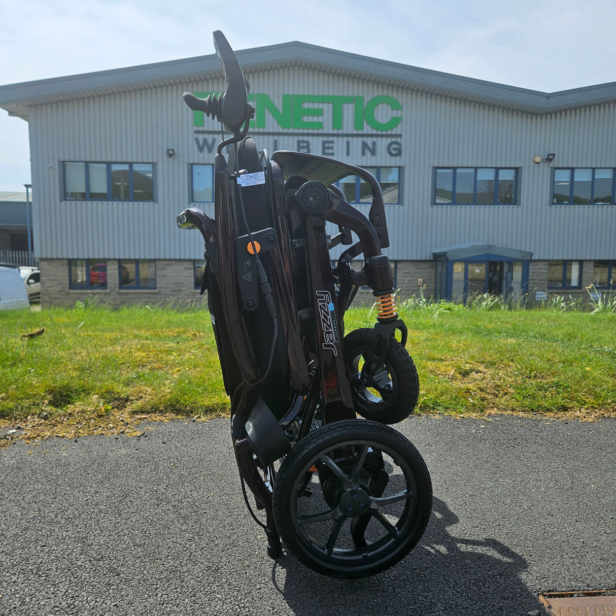 Pride Jazzy Carbon Ultra Lite Max HD Powerchair - Extra Wide Seat - Takes upto 28 Stone users