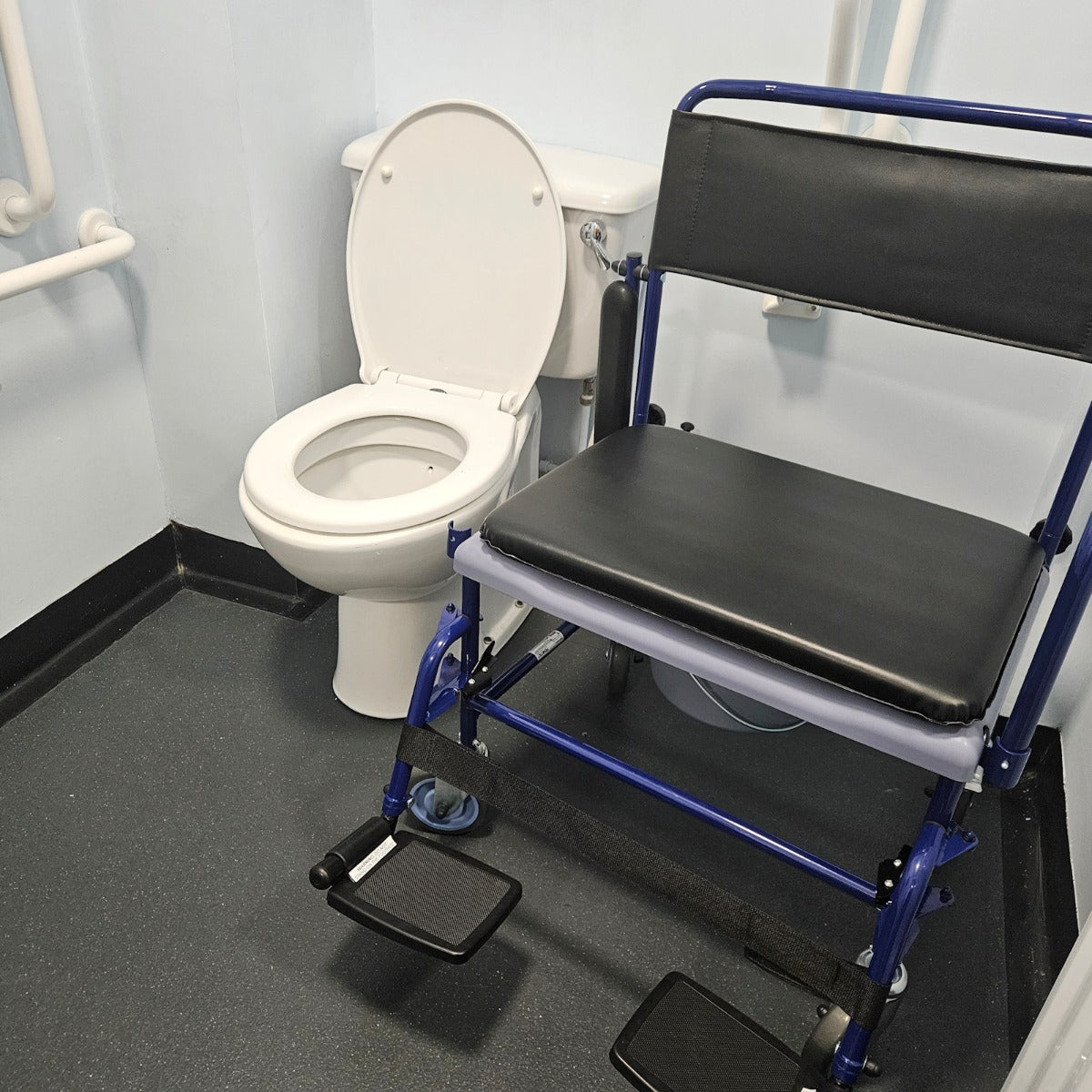 Heavy Duty Bariatric Mobile Wheeled Commode Chair - Takes up to 35 stone