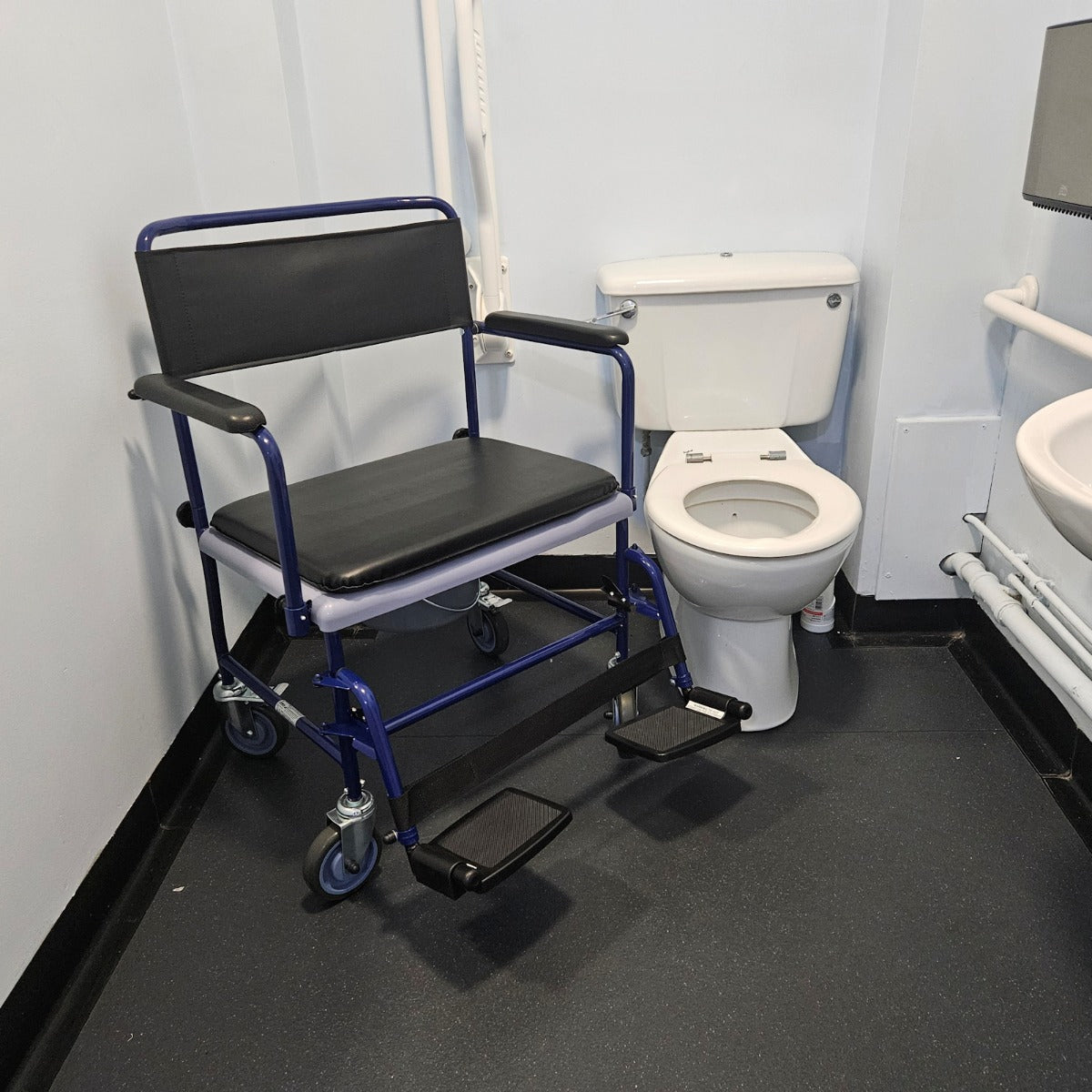 Heavy Duty Bariatric Mobile Wheeled Commode Chair - Takes up to 35 stone