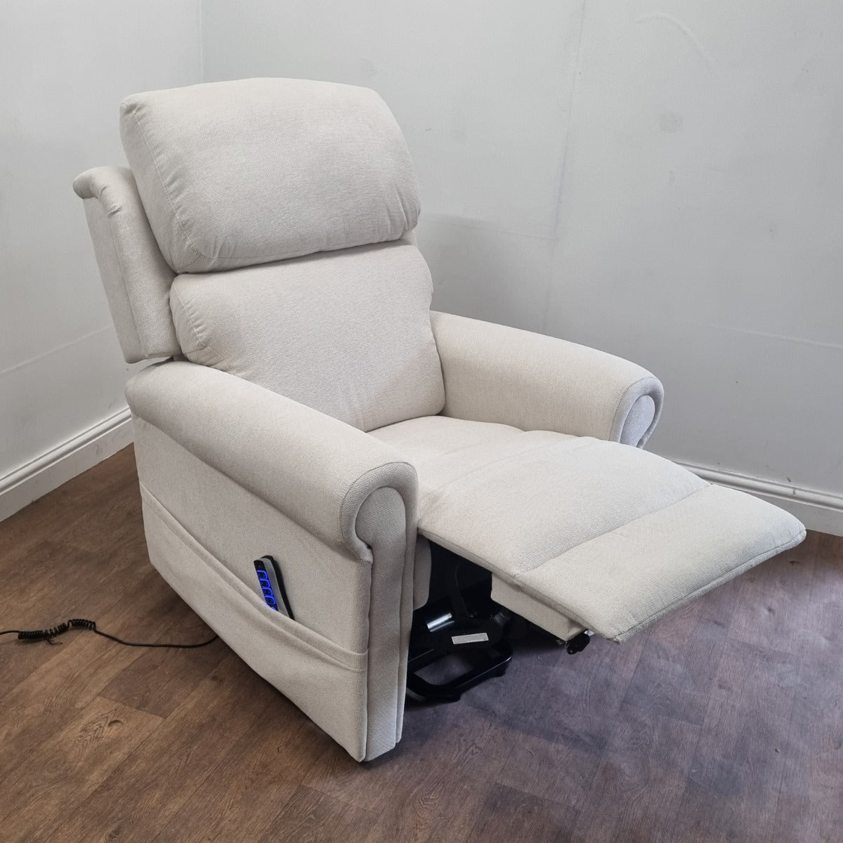 Highfield 4 motor fabric riser recliner chair - Beige - Ex Demo