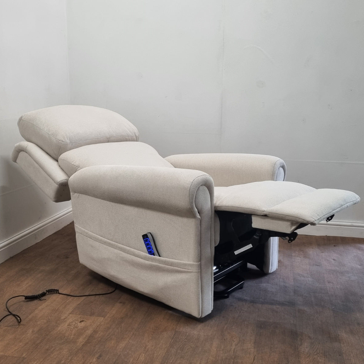 Highfield 4 motor fabric riser recliner chair - Beige - Ex Demo