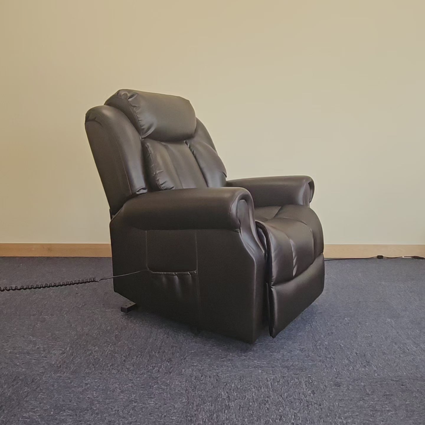Hainworth riser recliner chair video